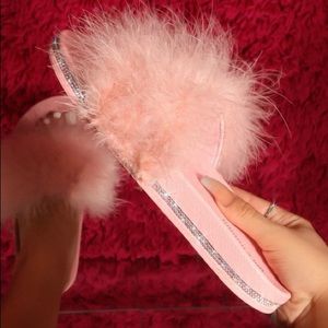 Faux Feather Slides